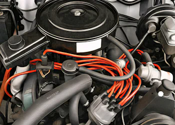 Motorelektrik Jeep CJ7 76-86 – Zündverteiler, Zündspule, Anlasser & Lichtmaschine von Standard Ignition, Crown, Champion.