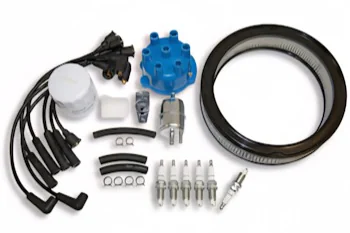 Jeep CJ6 Service Ersatzteile – Zündkerze, Verteilerkappe, Ölfilter & Scheibenwischer von Champion, Crown, Standard Ignition.