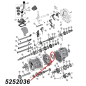 Preview: Lagerhalter hinten am AX15 Schaltgetriebe. Jeep Cherokee XJ / Wrangler YJ / TJ / Grand Cherokee ZJ / ZG / Comanche MJ (1987-1999), Explosionszeichnung, die mit rotem Pfeil die Position des Halters am Schaltgetriebezeigt.